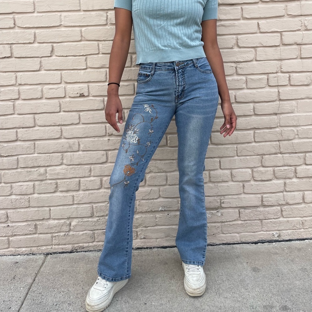 Retro flare leg blue jeans ๐ - Picture 4 of 7